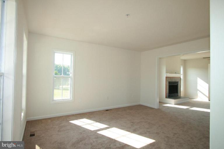 11123 Daysville Road Frederick, MD 21701 - Photo 7 of 10 Living Room