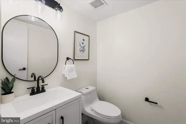 $325,000 | 2 Cross Keys Road, Unit 2F, Baltimore, MD 21210