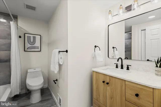 $325,000 | 2 Cross Keys Road, Unit 2F, Baltimore, MD 21210