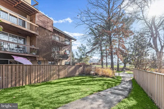 $325,000 | 2 Cross Keys Road, Unit 2F, Baltimore, MD 21210