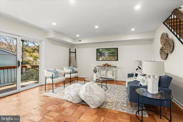 $325,000 | 2 Cross Keys Road, Unit 2F, Baltimore, MD 21210