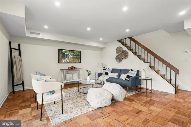 $325,000 | 2 Cross Keys Road, Unit 2F, Baltimore, MD 21210