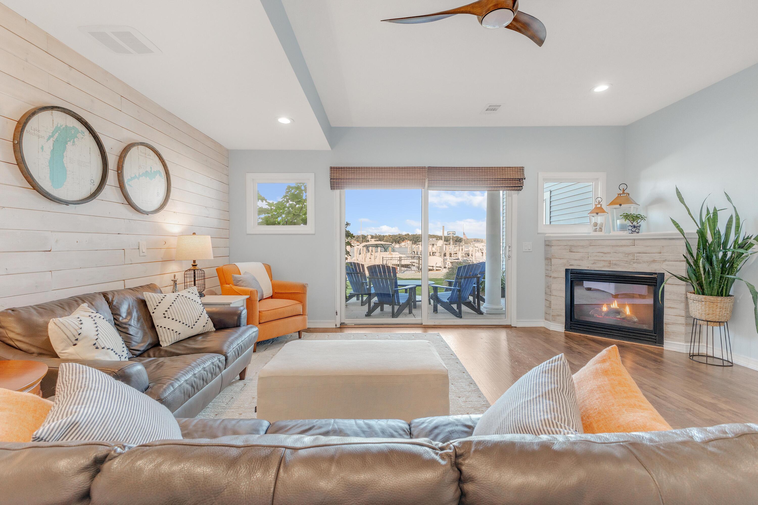 943 West Savidge Street Spring Lake, MI 49456 - Photo 27 of 49 IMG_1404