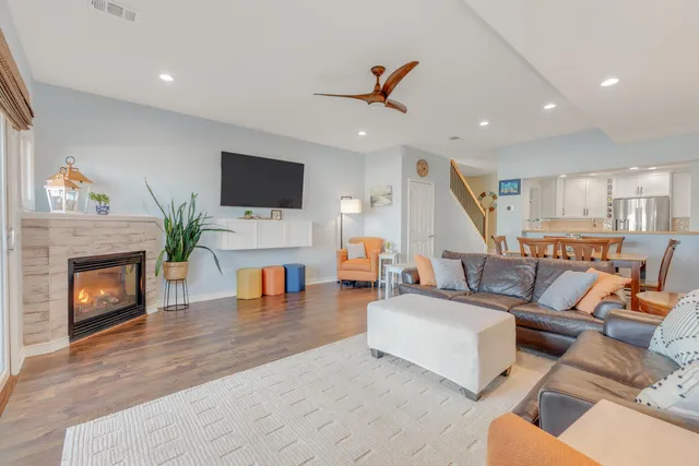 $649,900 | 943 West Savidge Street, Spring Lake, MI 49456