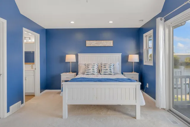 $649,900 | 943 West Savidge Street, Spring Lake, MI 49456