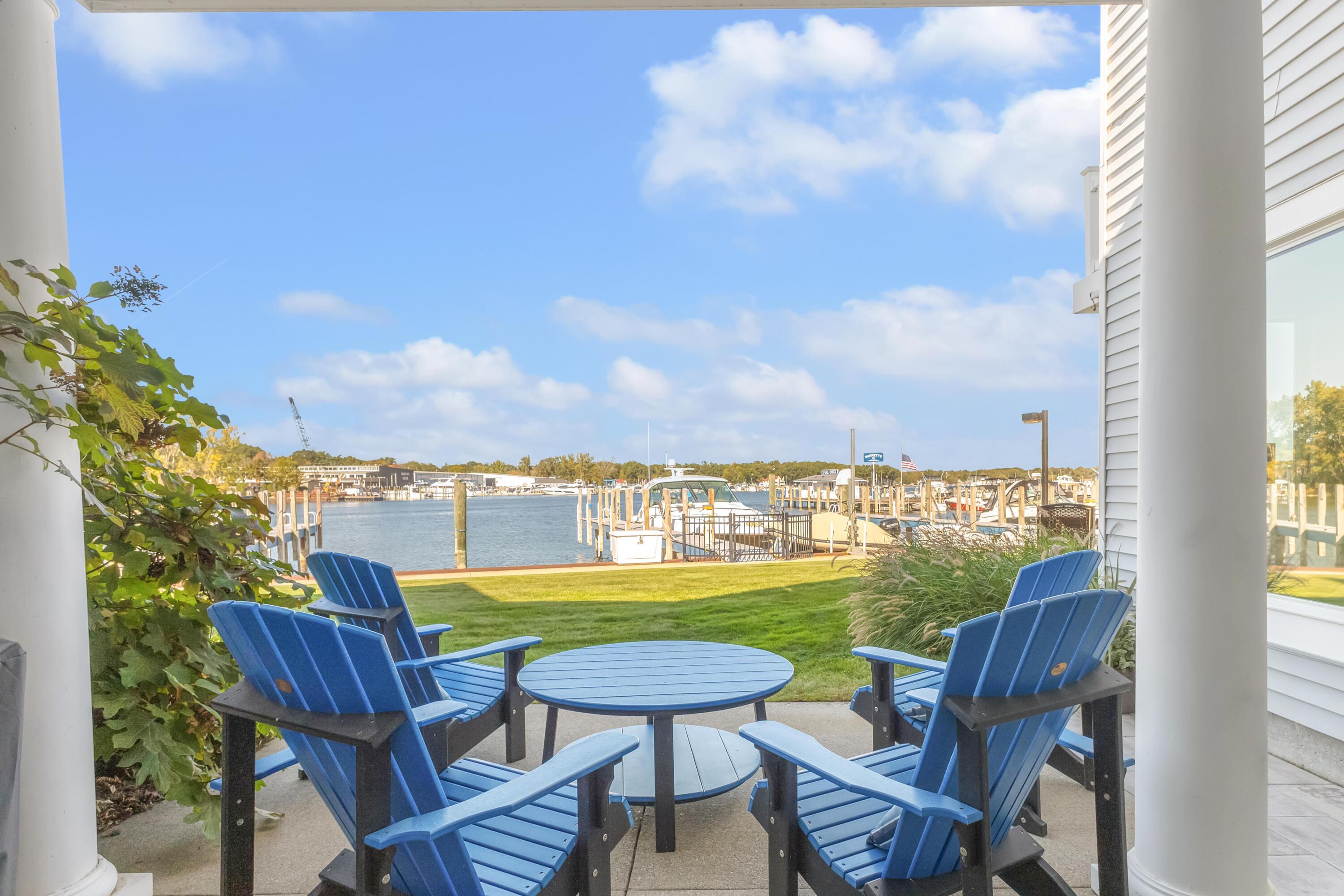 943 West Savidge Street Spring Lake, MI 49456 - Photo 8 of 49 IMG_1151