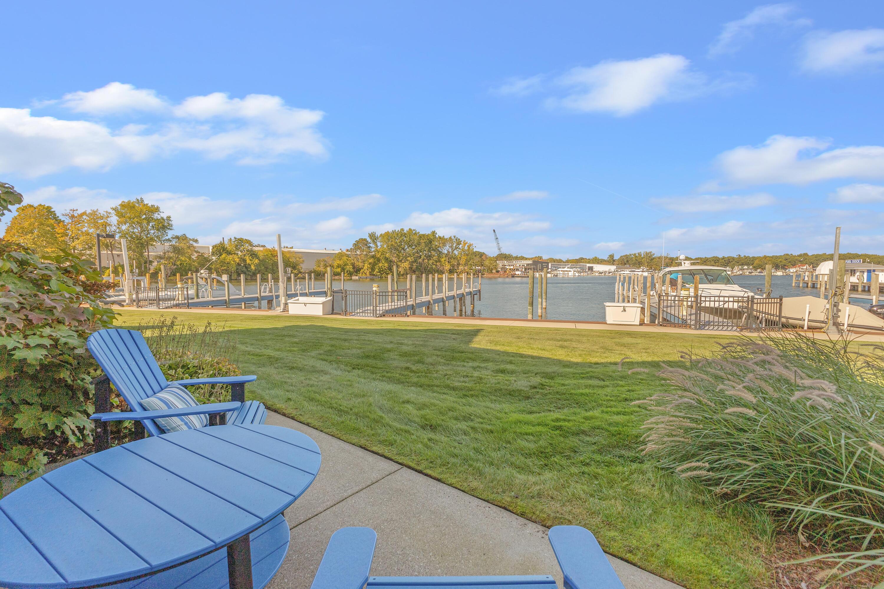 943 West Savidge Street Spring Lake, MI 49456 - Photo 9 of 49 IMG_1156