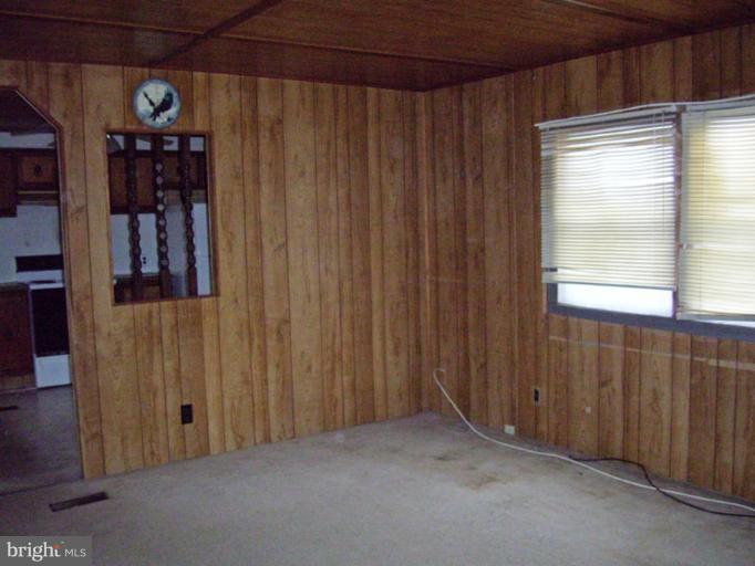 206 Champlain Road North East, MD 21901 - Photo 2 of 6 Living Room