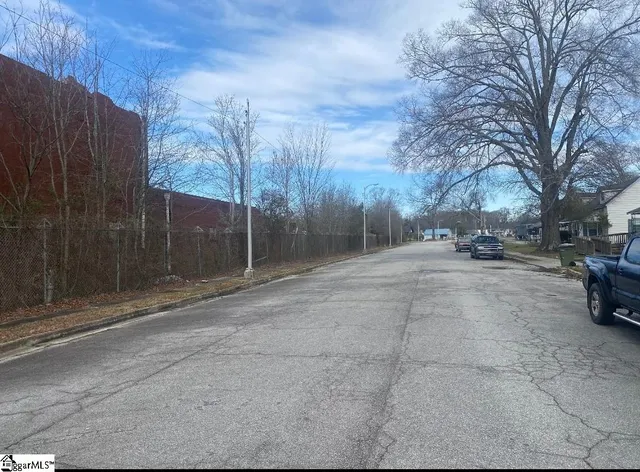 $23,700 | 207 Summeral Street, Clinton, SC 29325