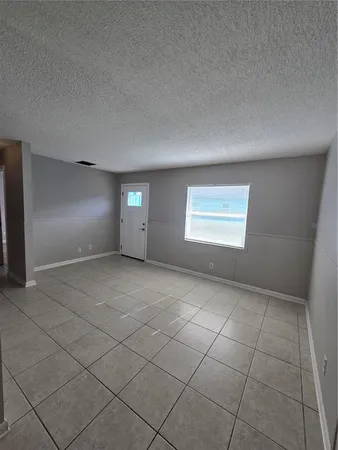 $1,195 | 773 Northeast 9th Street, Unit B, Crystal River, FL 34428