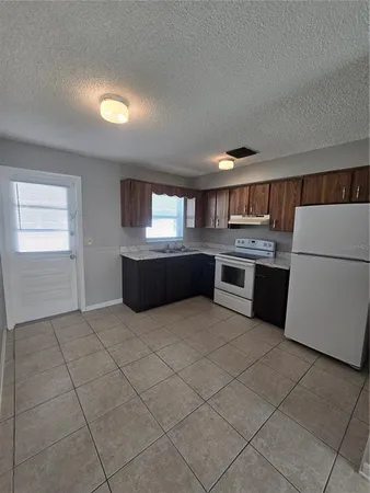 $1,195 | 773 Northeast 9th Street, Unit B, Crystal River, FL 34428