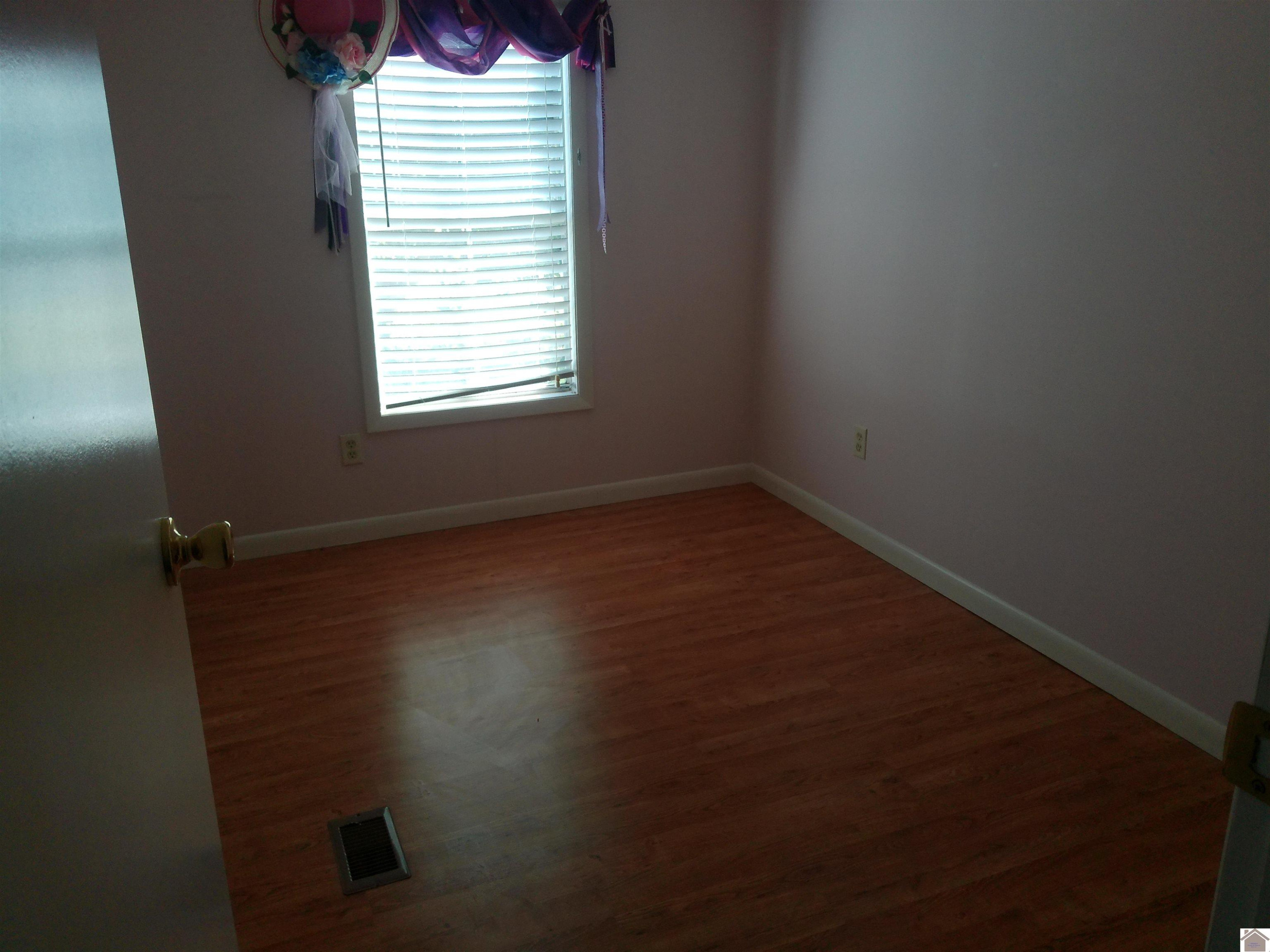 2825 Hines Road Paducah, KY 42001 - Photo 10 of 31 Photo 10