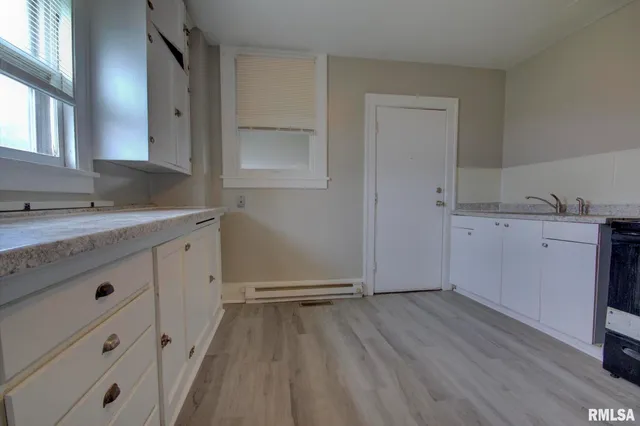 $210,000 | 918 1/2 15th Avenue, Unit 1102, East Moline, IL 61244