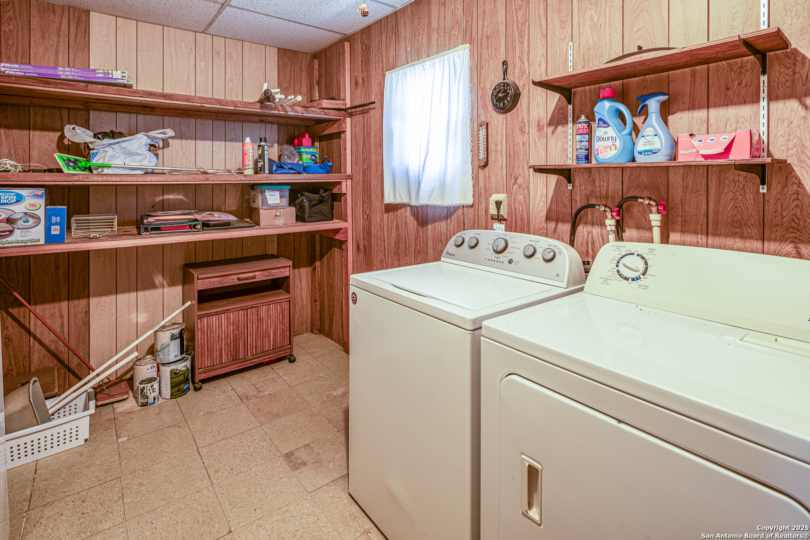 611 Austin Street Sabinal, TX 78881 - Photo 22 of 45 a utility room with dryer and washer