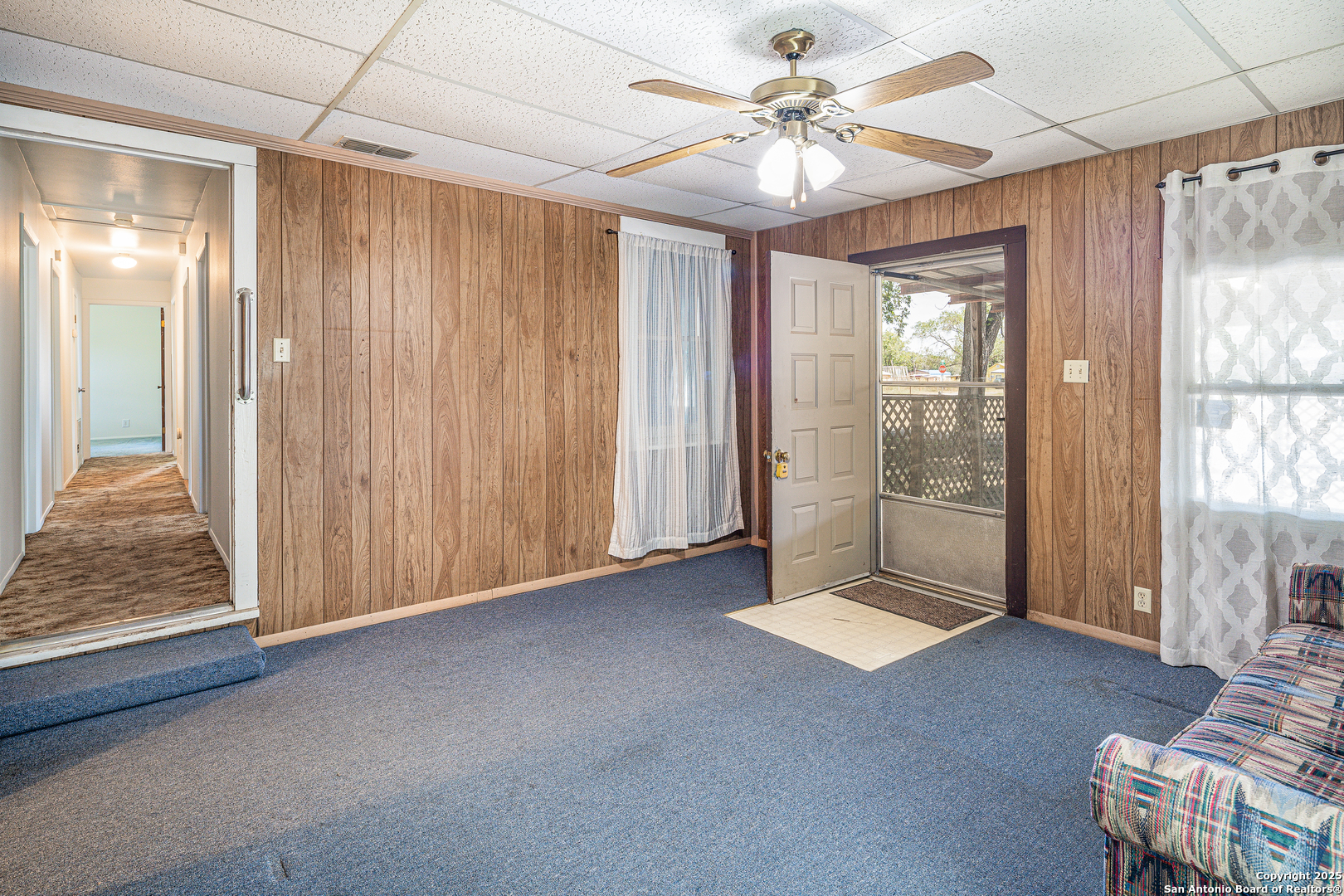 611 Austin Street Sabinal, TX 78881 - Photo 25 of 45 a view of livingroom with window
