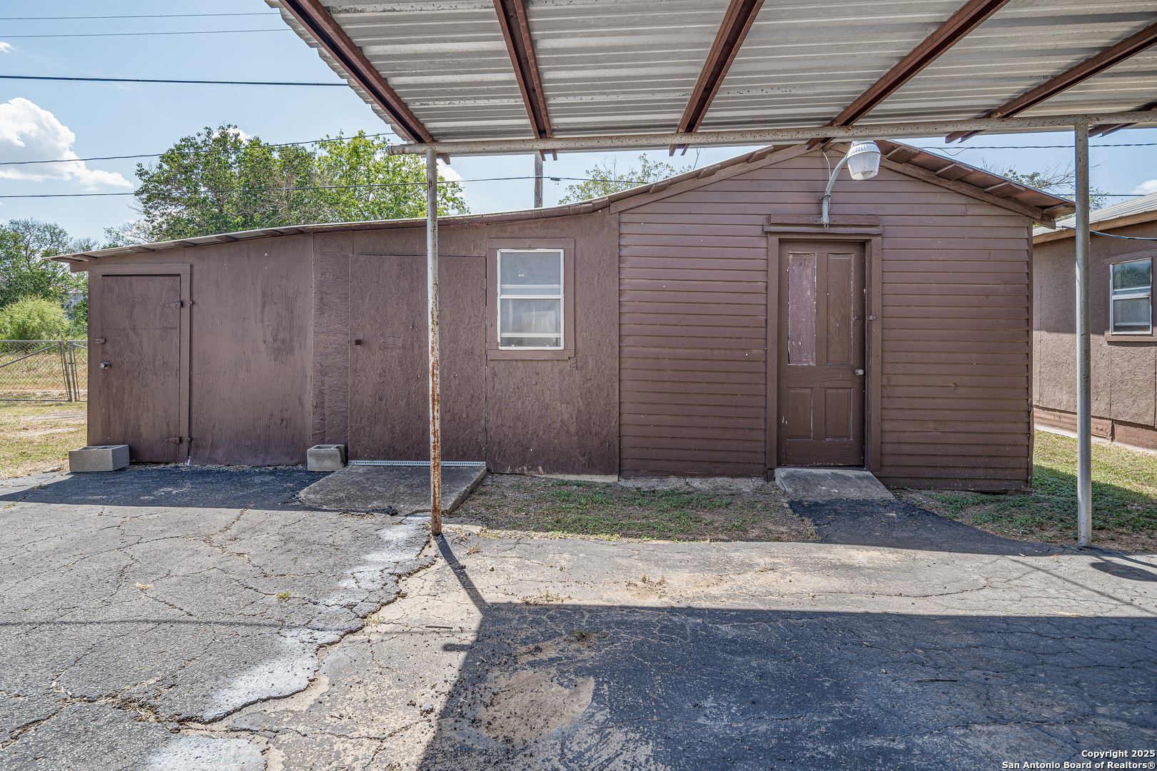 611 Austin Street Sabinal, TX 78881 - Photo 31 of 45