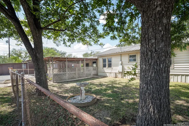 $230,000 | 611 Austin Street, Sabinal, TX 78881