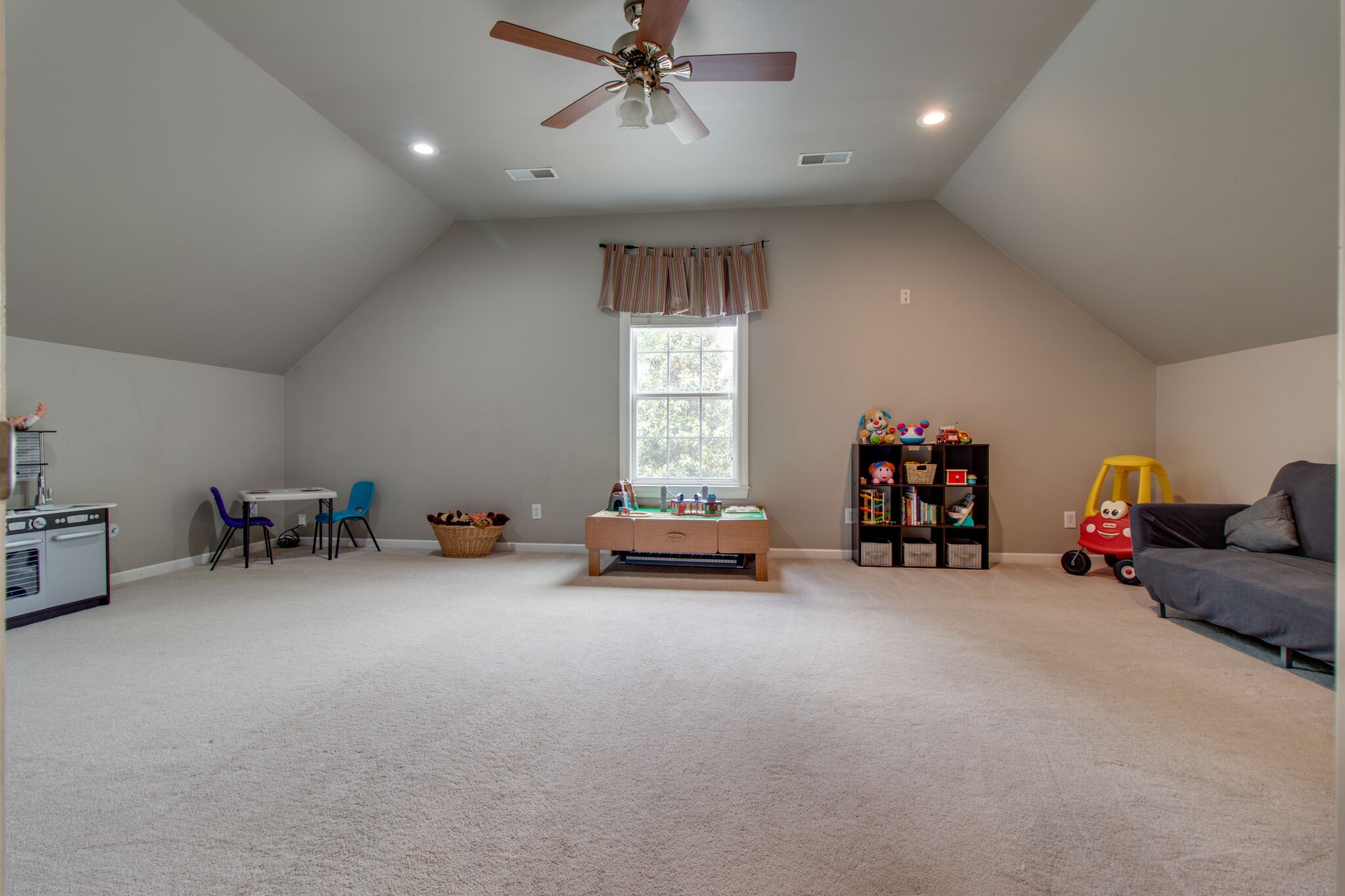 1933 Victorian Road Columbia, TN 38401 - Photo 15 of 20 a view of a livingroom with furniture and a ceiling fan