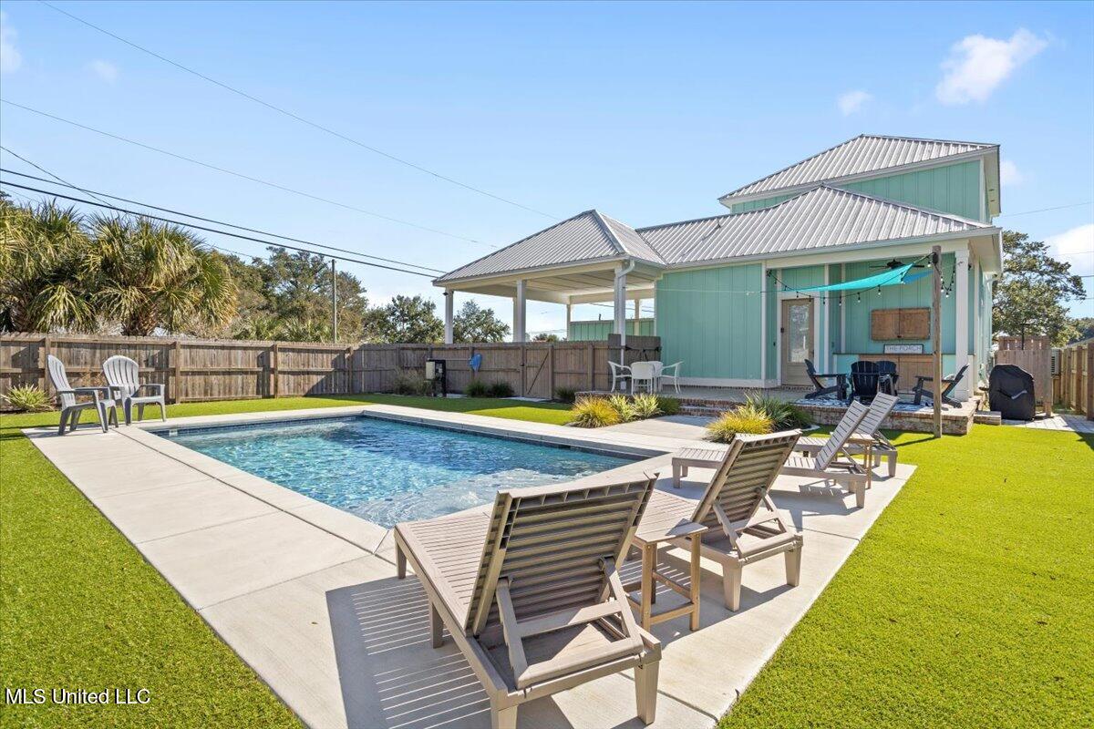 4604 Finley Street Gulfport, MS 39501 - Photo 4 of 46 02-HJ0A1083