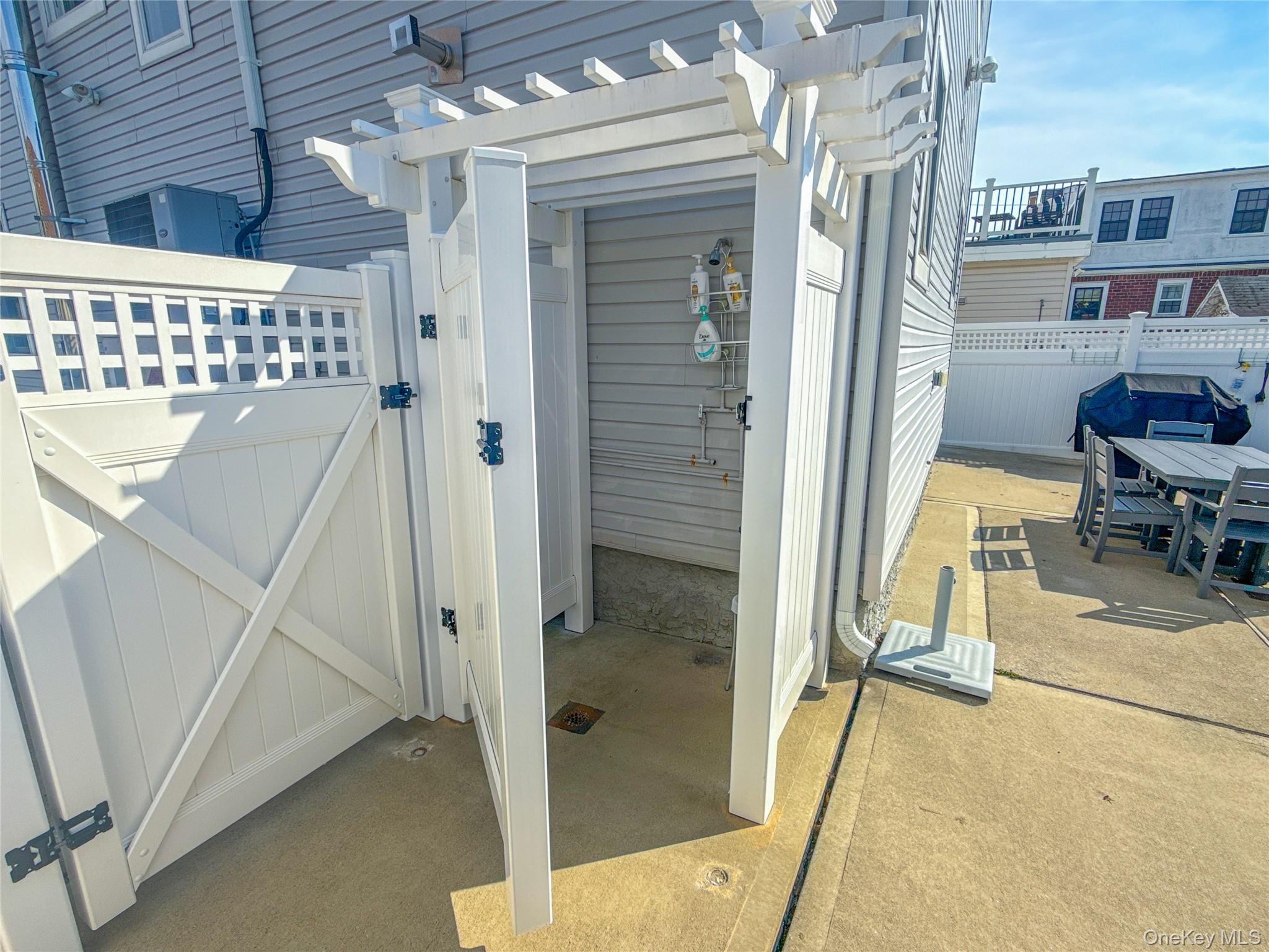 97 Cedarhurst Avenue Point Lookout, NY 11569 - Photo 21 of 21 a view of a balcony