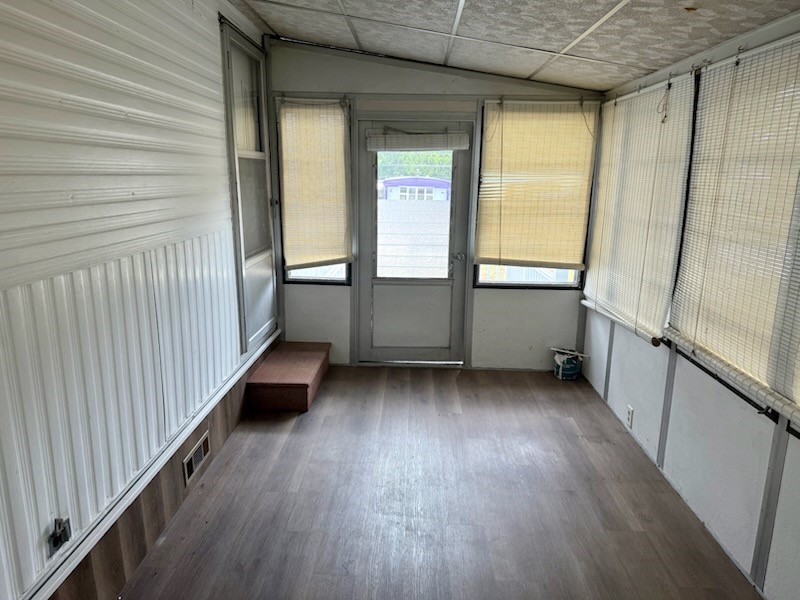 4 Lane B Coventry, RI 02816 - Photo 19 of 21 Sunroom/Entrance