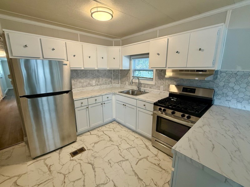 4 Lane B Coventry, RI 02816 - Photo 8 of 21 Kitchen