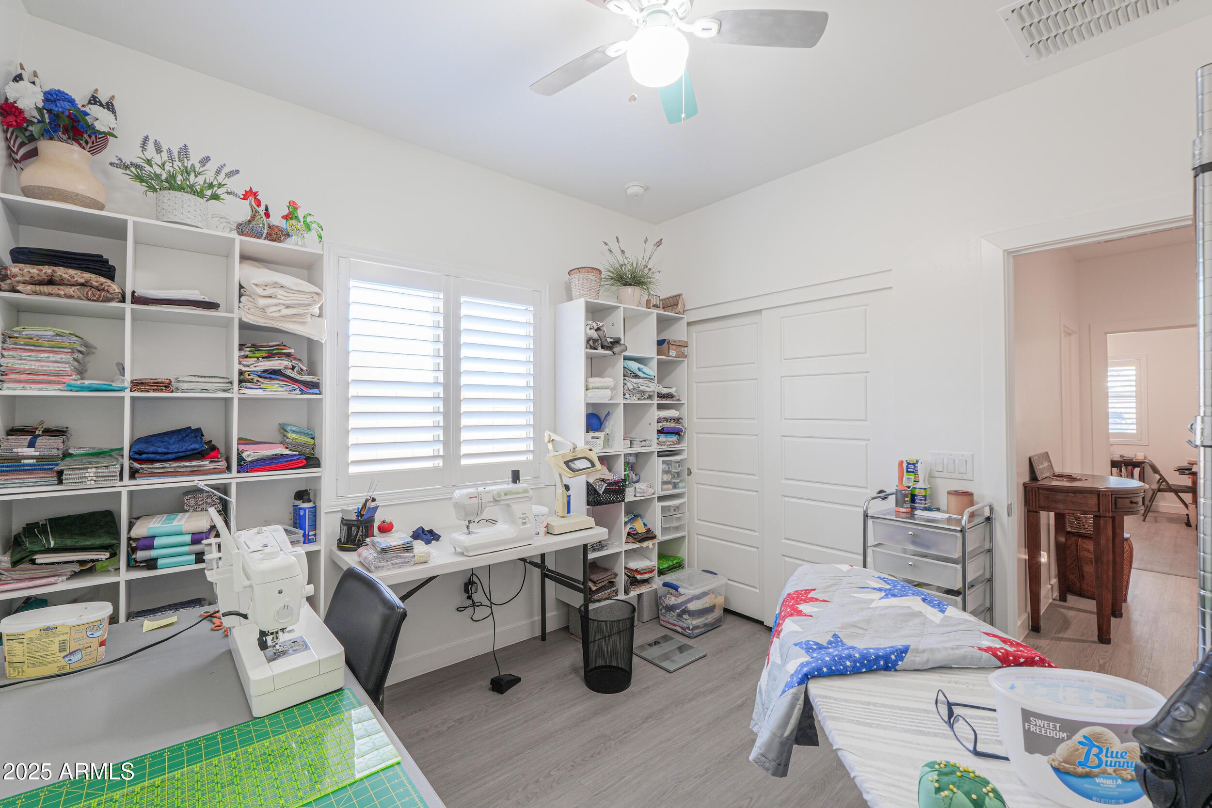 947 East Wiley Way Casa Grande, AZ 85122 - Photo 11 of 36 a very nice looking room with many windows