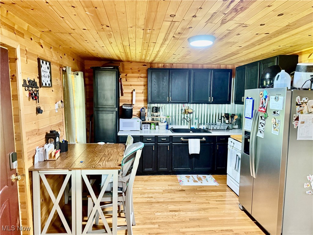 2917 Wells Lock Road Elizabeth, WV 26143 - Photo 3 of 26 Another view of Kitchen