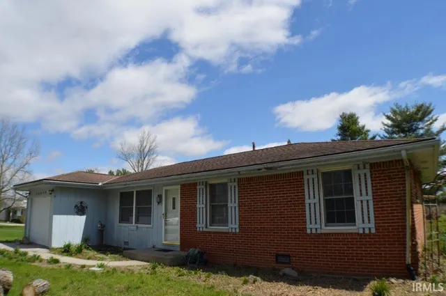 $2,000 | 16818 Coldwater Road, Huntertown, IN 46748