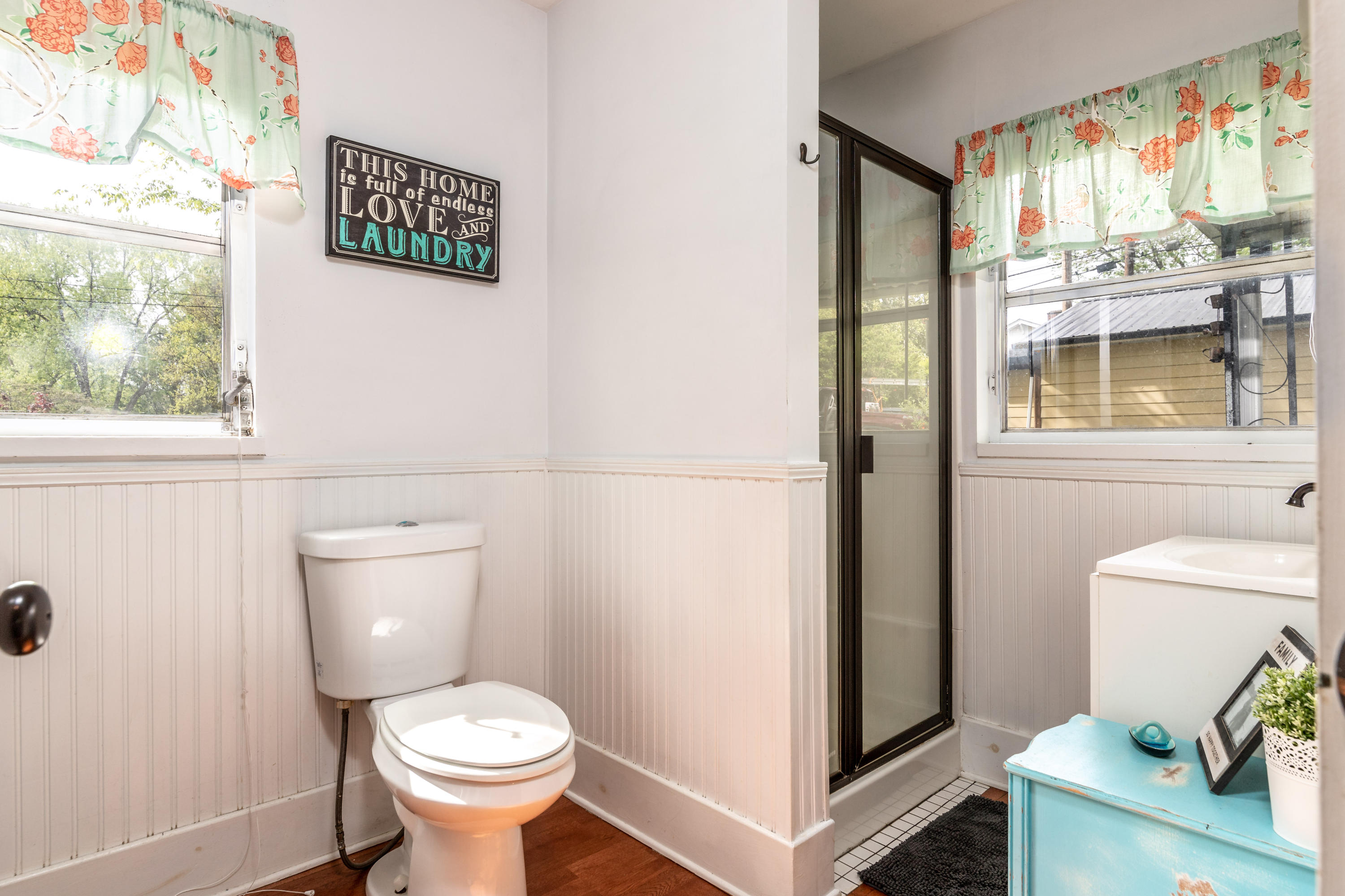 1439 Ramsay Street Alcoa, TN 37701 - Photo 25 of 37 1st Floor Bath