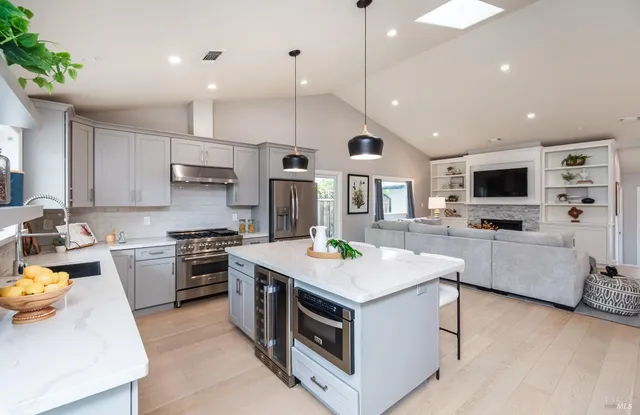 $899,000 | 2518 Vine Hill Drive, Napa, CA 94558