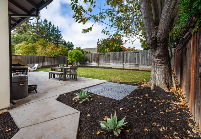 $899,000 | 2518 Vine Hill Drive, Napa, CA 94558