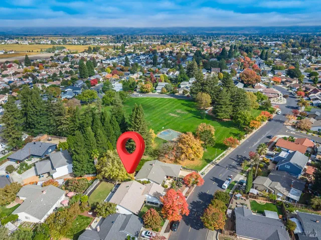 $899,000 | 2518 Vine Hill Drive, Napa, CA 94558