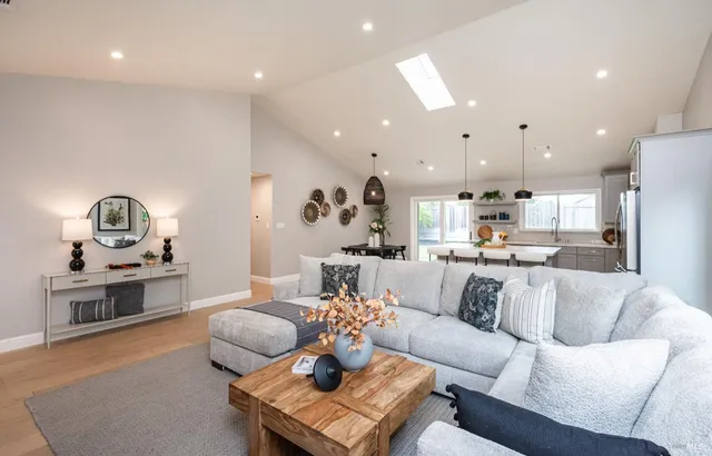 $899,000 | 2518 Vine Hill Drive, Napa, CA 94558