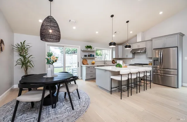 $899,000 | 2518 Vine Hill Drive, Napa, CA 94558