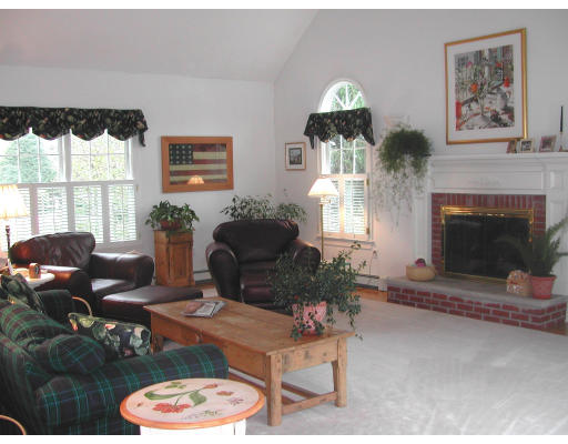 3 Wheelwright Road Medfield, MA 02052 - Photo 5 of 12