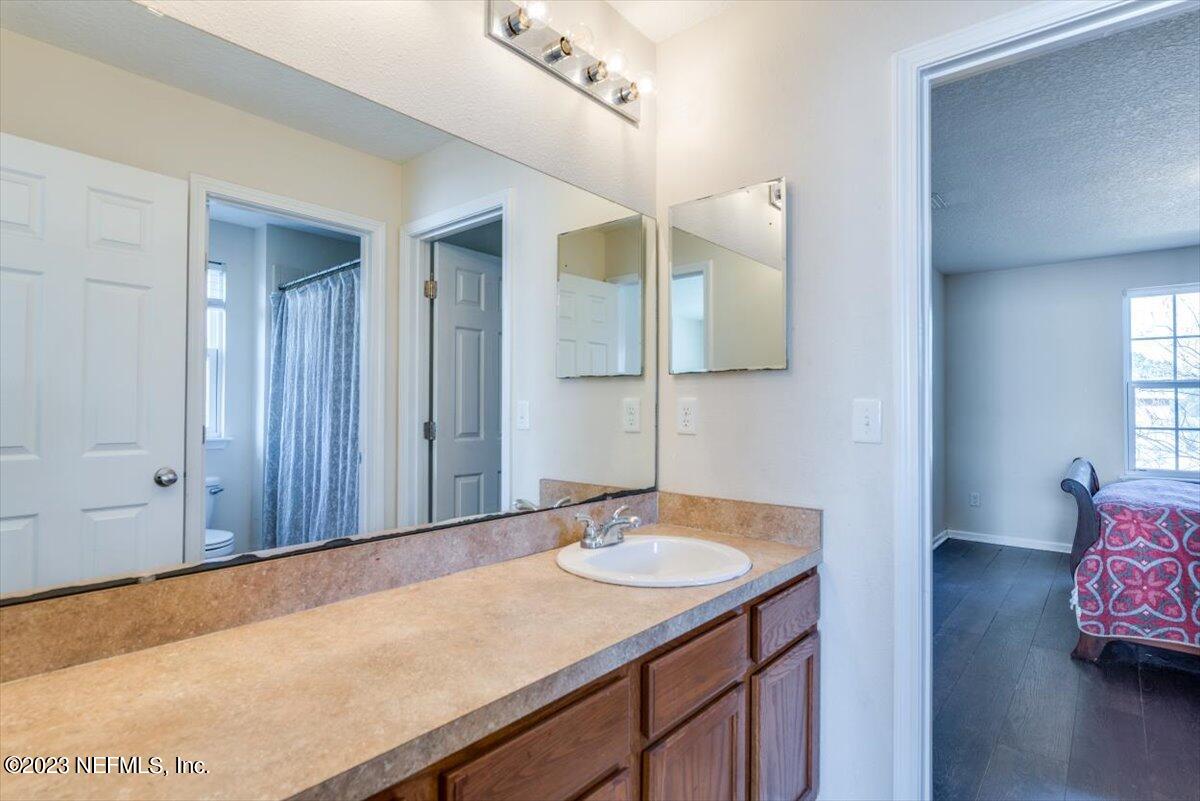 1415 Lantern Light Trail Middleburg, FL 32068 - Photo 38 of 63 Bathroom #3 Jack/Jill Style
