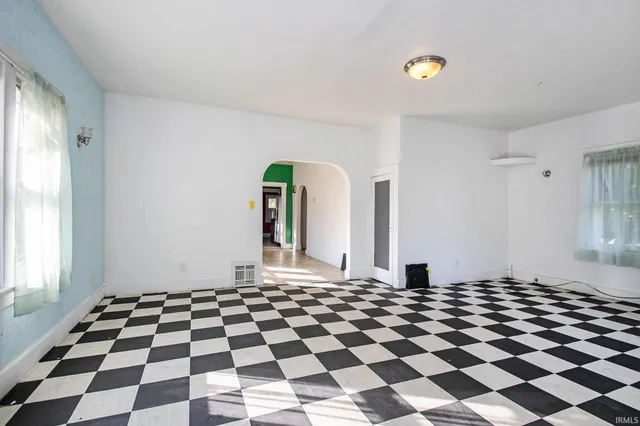 $130,000 | 919 West Wolf Avenue, Elkhart, IN 46516