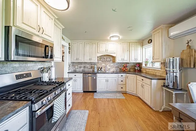 $475,000 | 779 North 600 East, Firth, ID 83236