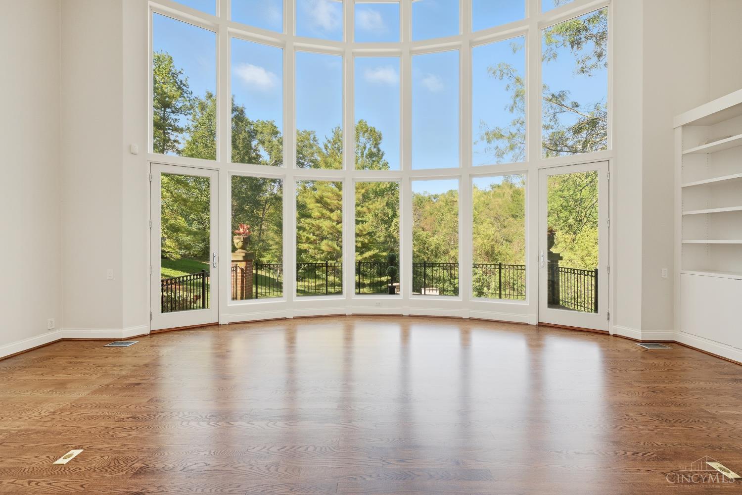 2942 Lower Grandin Road Cincinnati, OH 45208 - Photo 16 of 69 Gallery Image 16