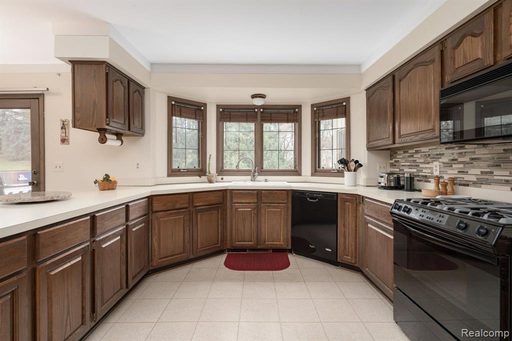 1353 Lomas Verdes Rochester Hills, MI 48306 - Photo 17 of 42
