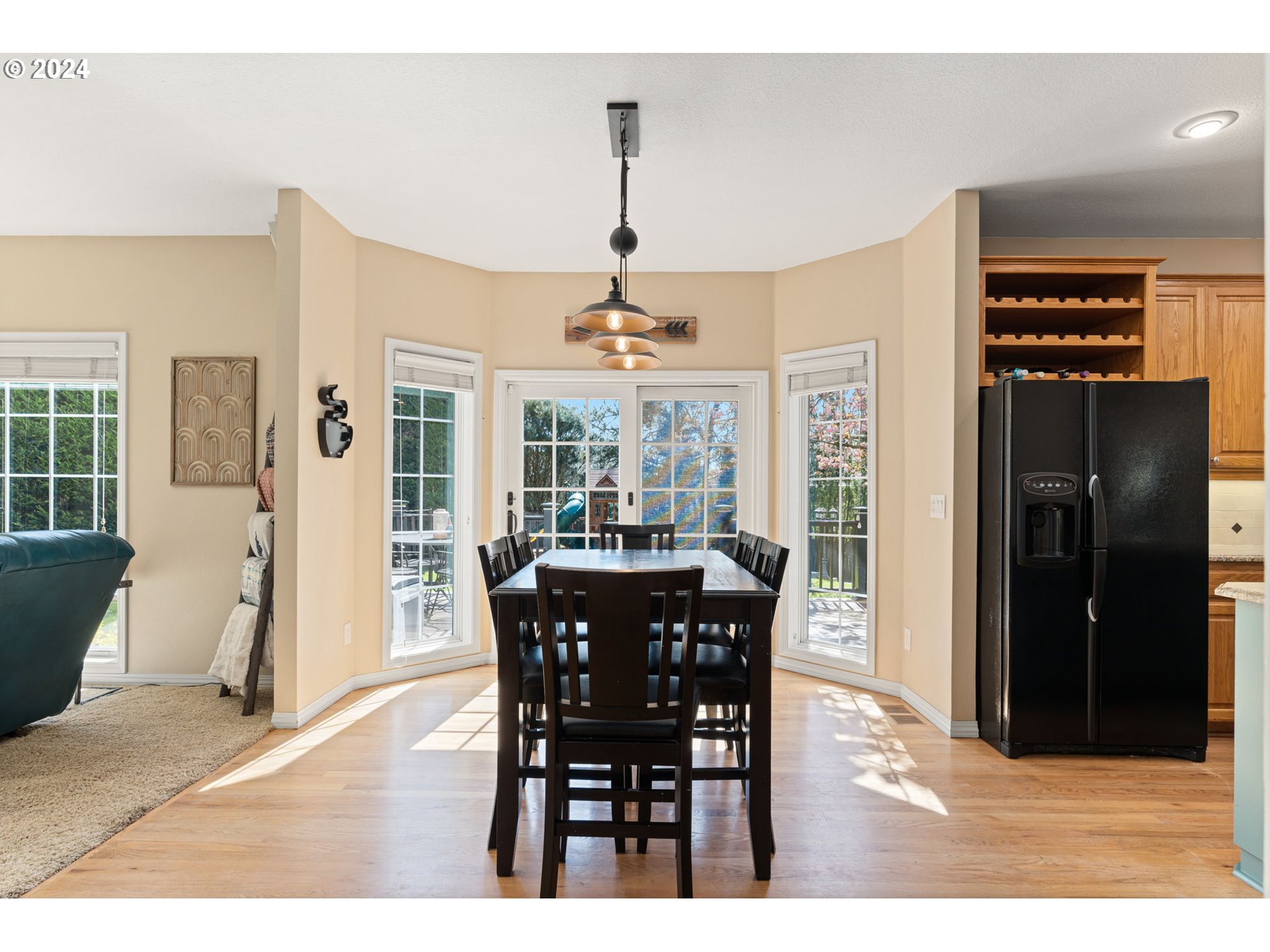 5736 Southwest Kruse Ridge Drive Portland, OR 97219 - Photo 13 of 37 Gallery Image 13