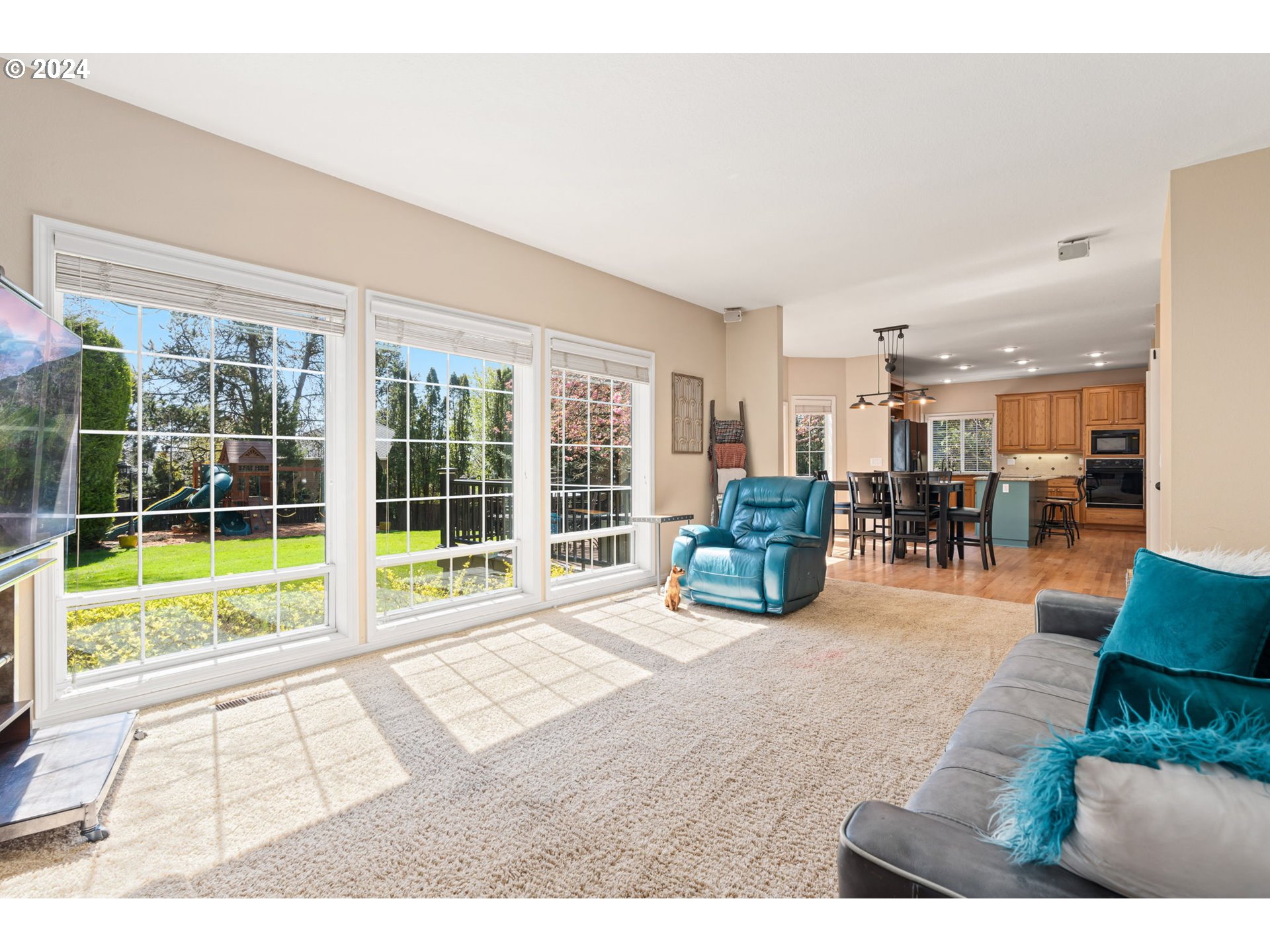 5736 Southwest Kruse Ridge Drive Portland, OR 97219 - Photo 15 of 37 Gallery Image 15