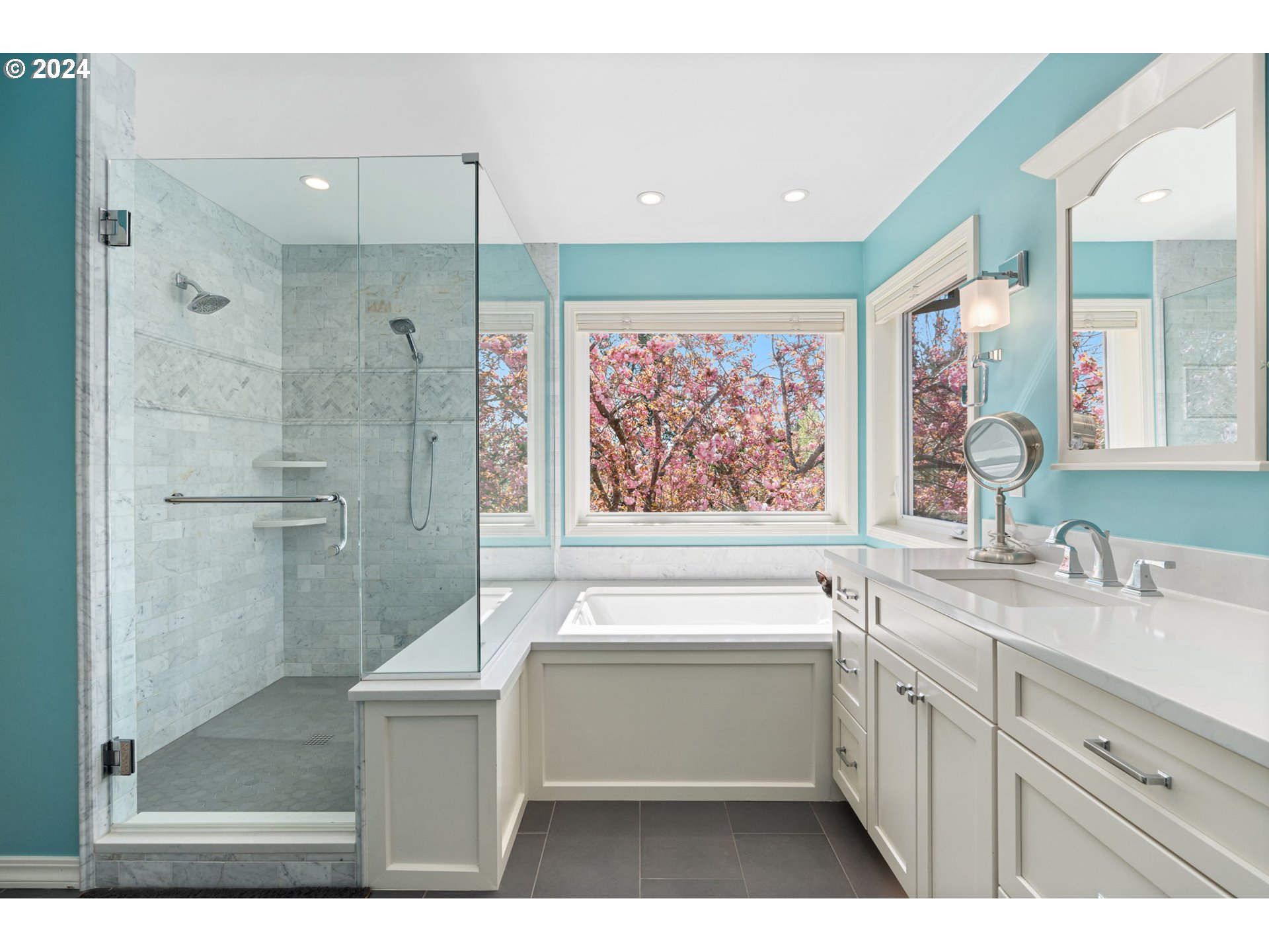 5736 Southwest Kruse Ridge Drive Portland, OR 97219 - Photo 19 of 37 Gallery Image 19