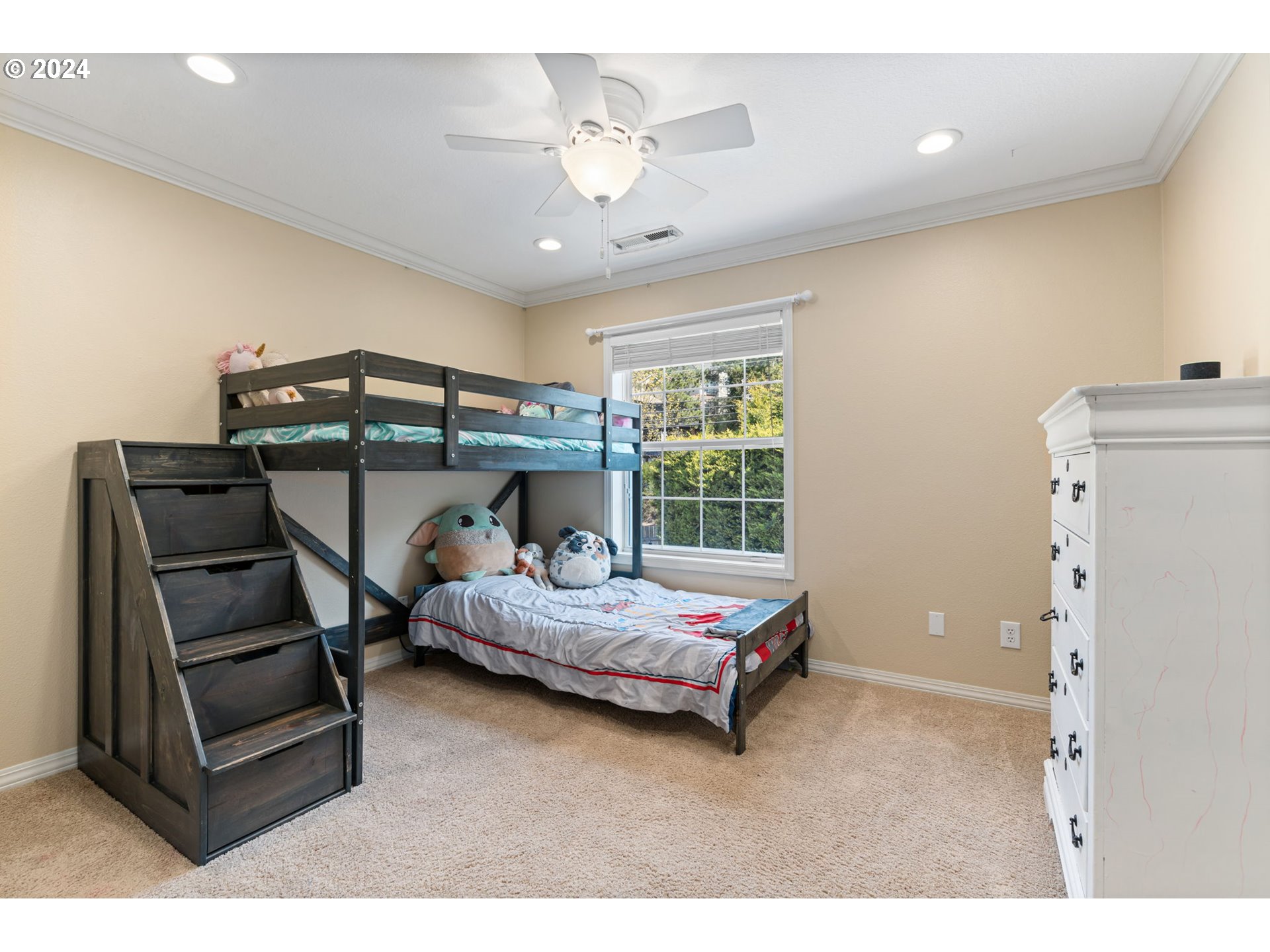 5736 Southwest Kruse Ridge Drive Portland, OR 97219 - Photo 21 of 37 Gallery Image 21