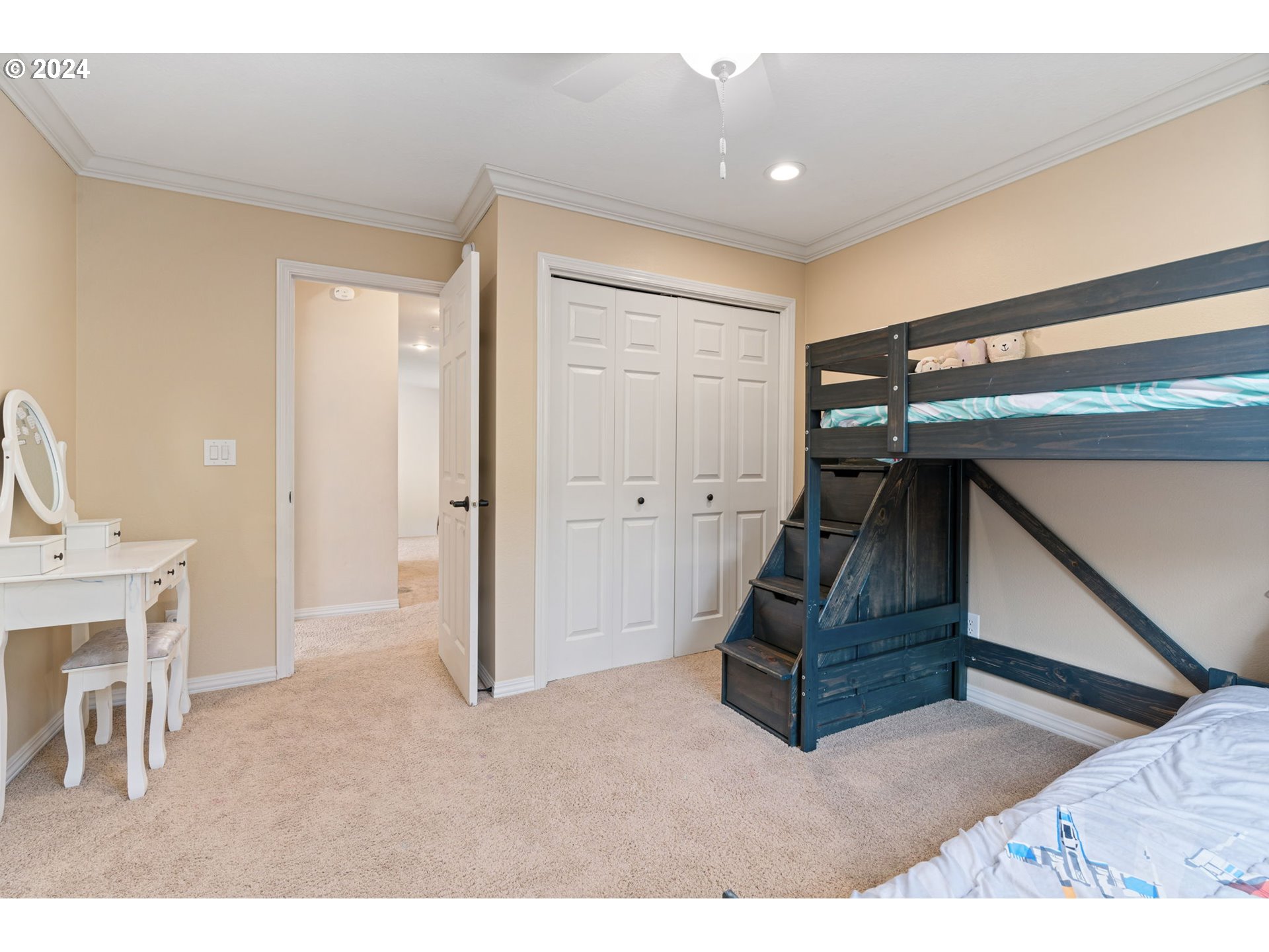 5736 Southwest Kruse Ridge Drive Portland, OR 97219 - Photo 22 of 37 Gallery Image 22