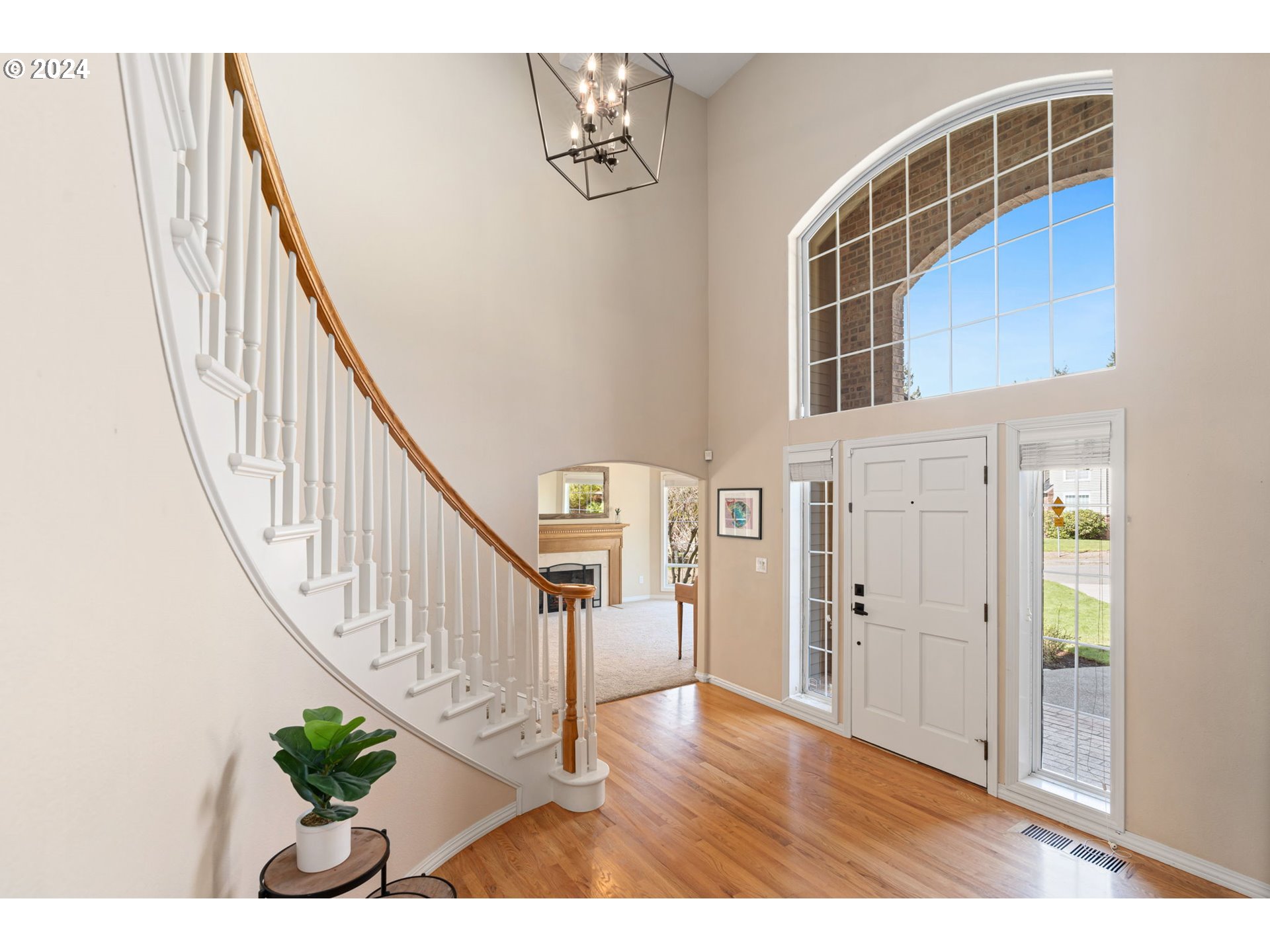 5736 Southwest Kruse Ridge Drive Portland, OR 97219 - Photo 3 of 37 Gallery Image 3