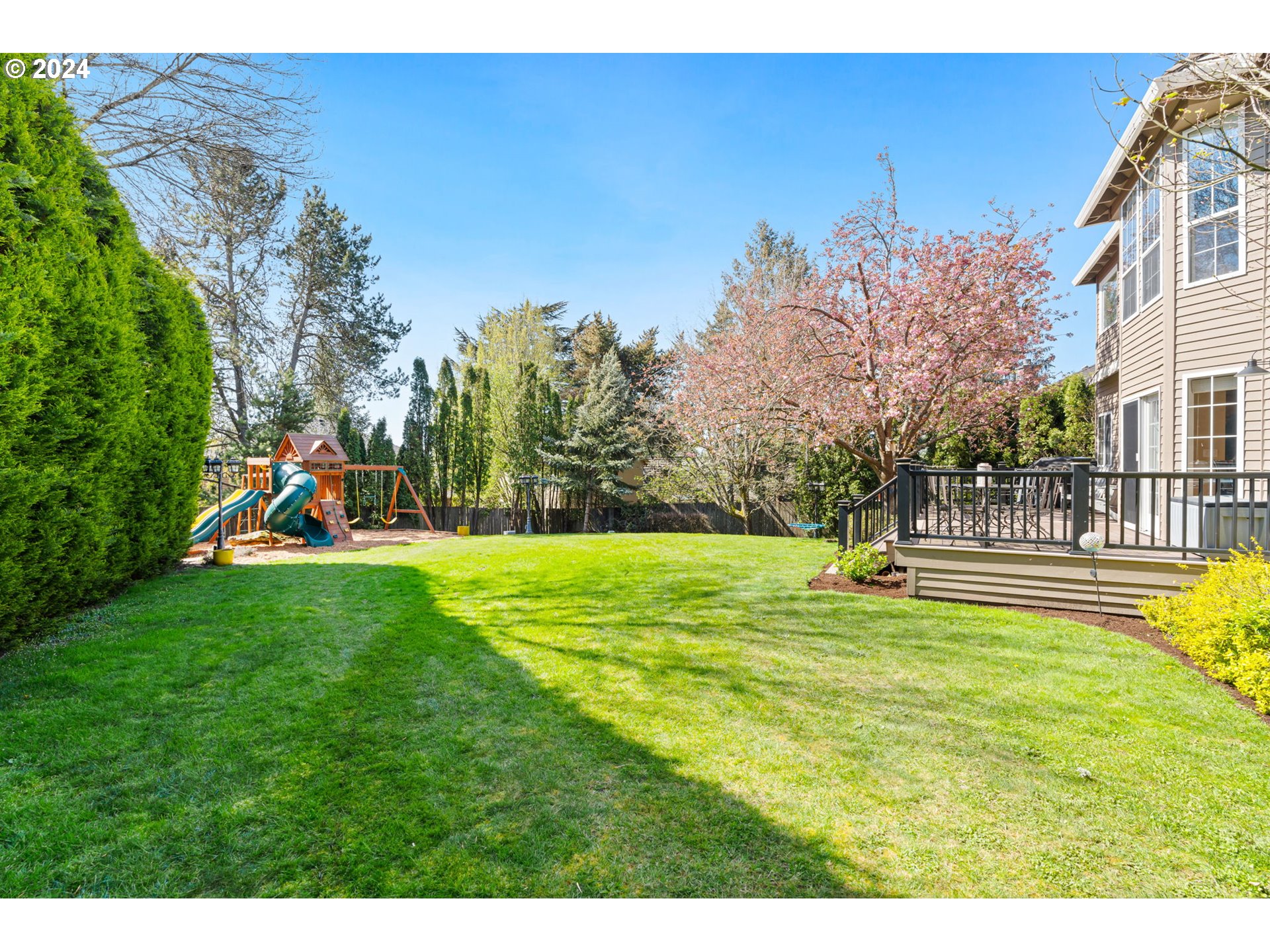 5736 Southwest Kruse Ridge Drive Portland, OR 97219 - Photo 34 of 37 Gallery Image 34