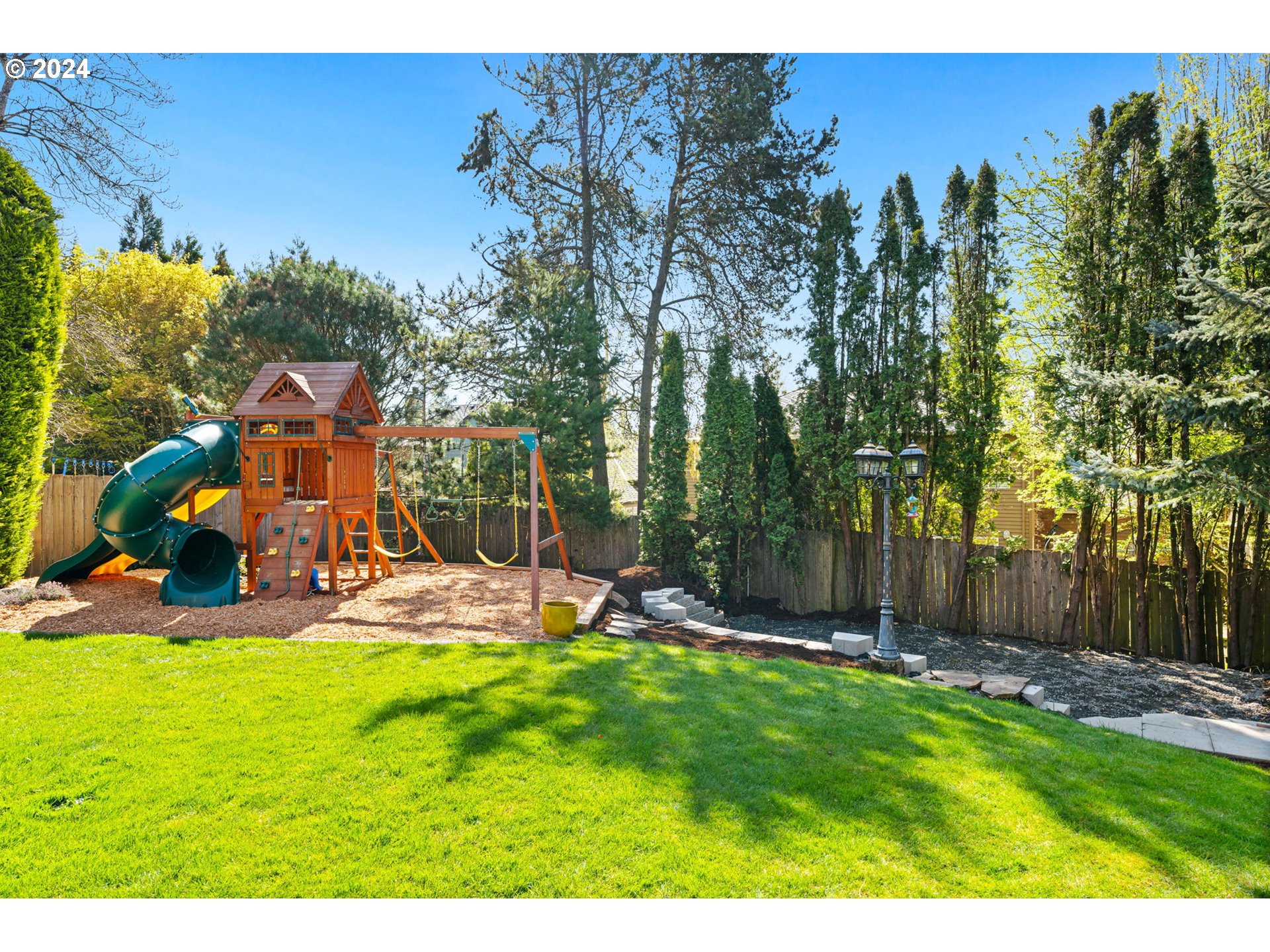 5736 Southwest Kruse Ridge Drive Portland, OR 97219 - Photo 35 of 37 Gallery Image 35