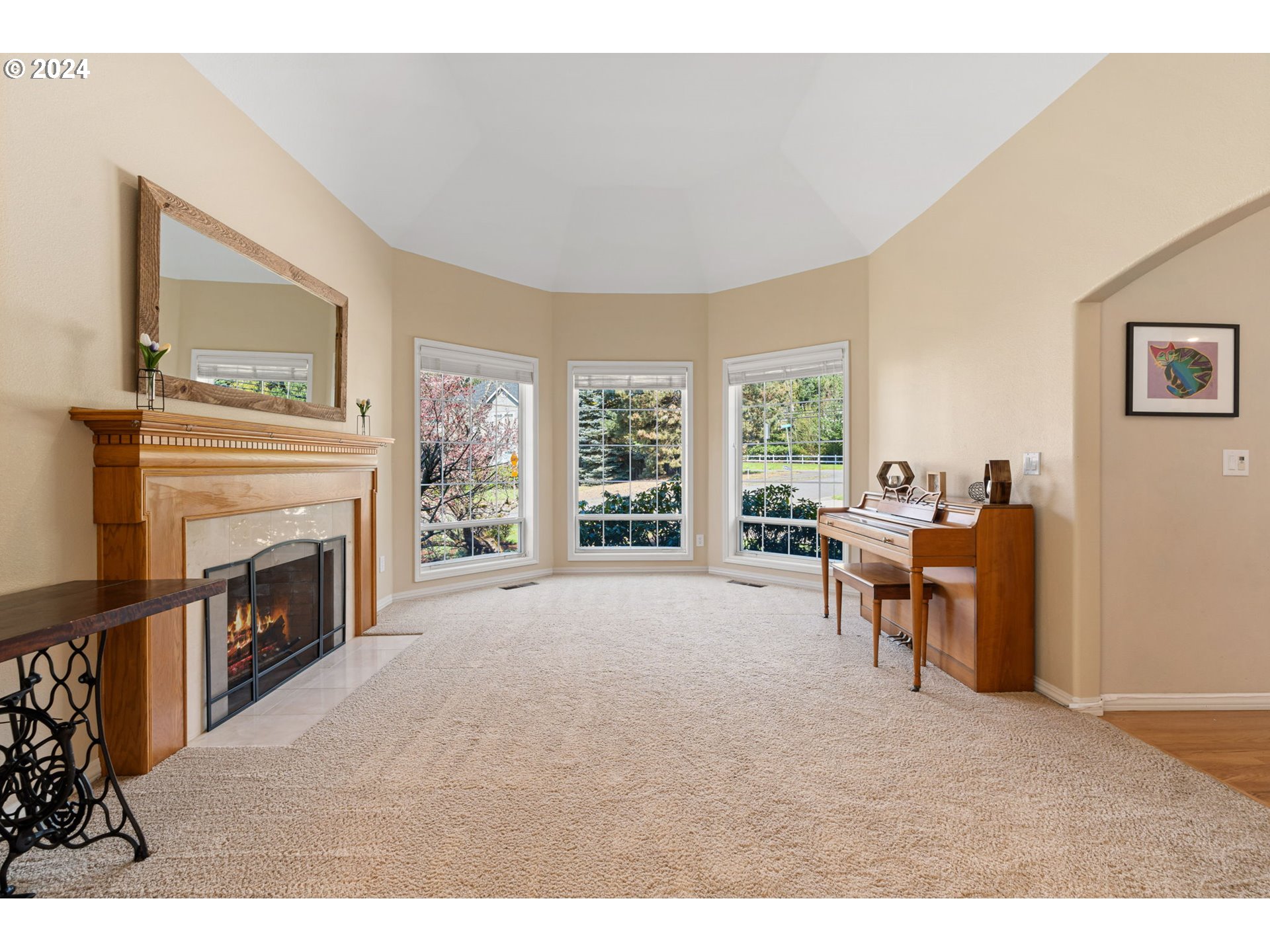5736 Southwest Kruse Ridge Drive Portland, OR 97219 - Photo 4 of 37 Gallery Image 4